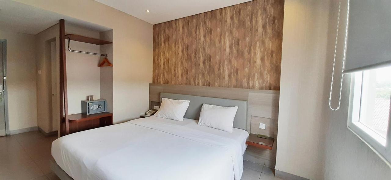 Lynn Hotel Serang Ngoại thất bức ảnh