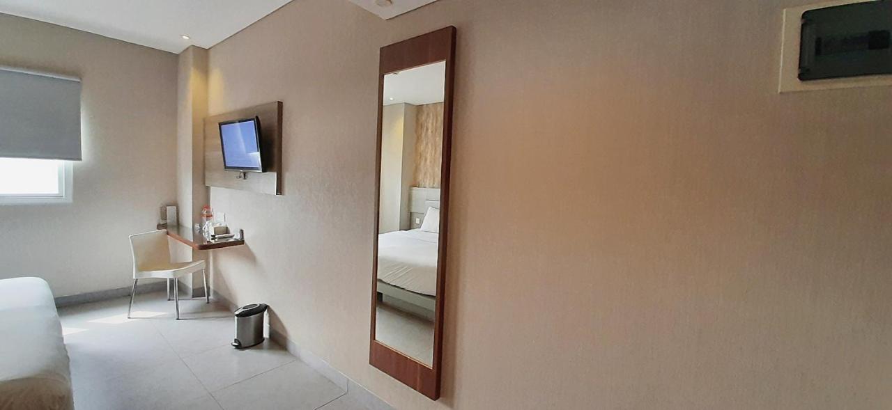 Lynn Hotel Serang Ngoại thất bức ảnh