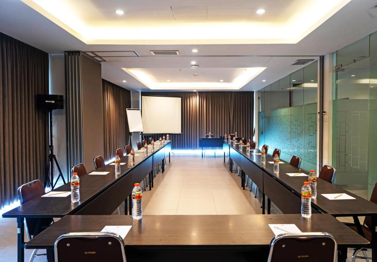 Lynn Hotel Serang Ngoại thất bức ảnh